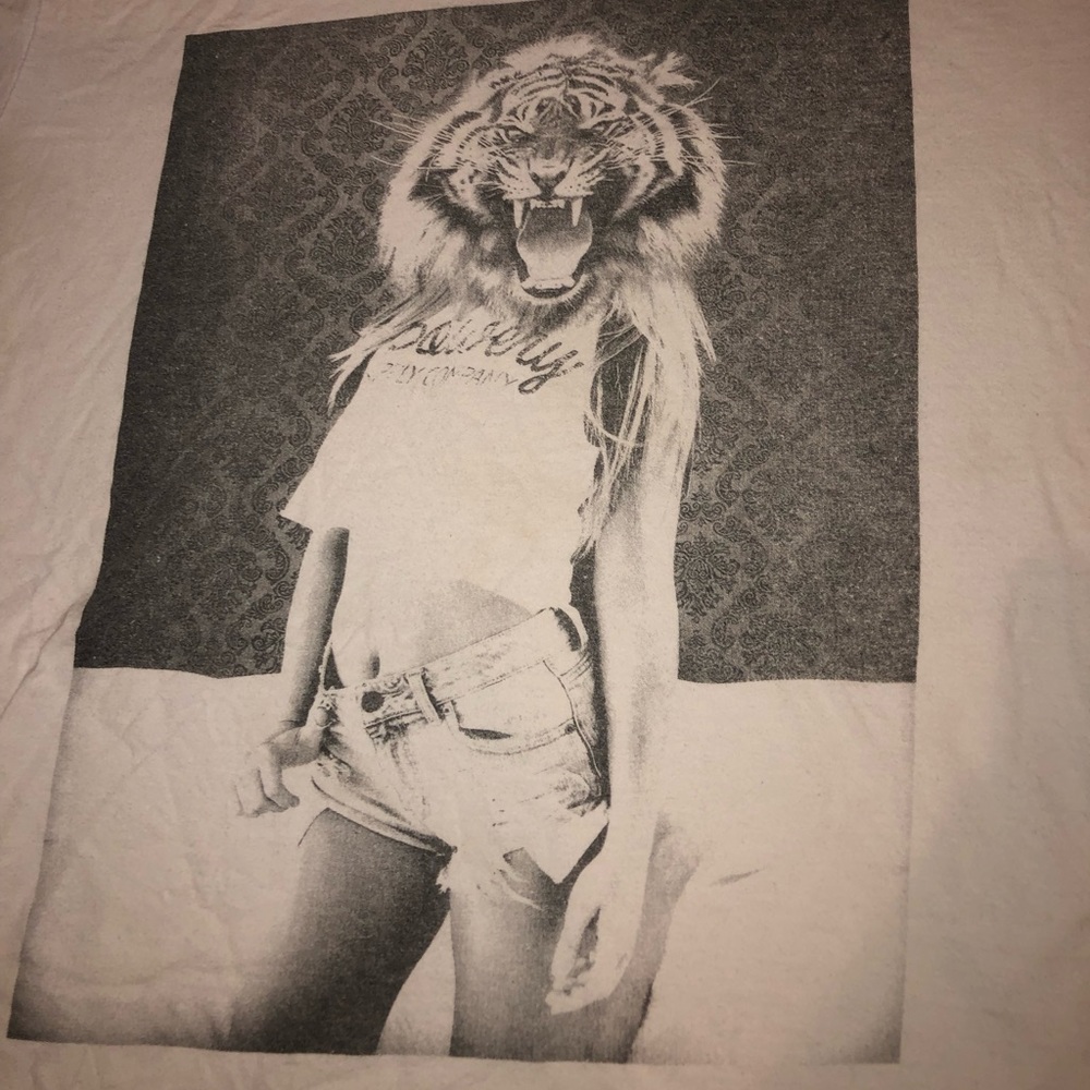 Lion 🦁 head shirt - Picture 2 of 2